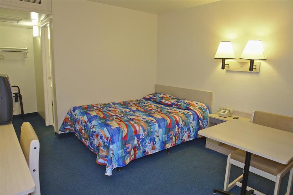 Hotel 6-indio, Ca - Palm Springs 2*